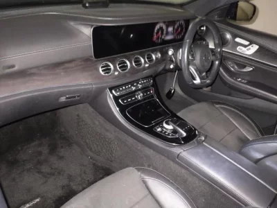 Mercedes-Benz E CLASS  с аукциона в Японии