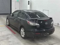 Mazda AXELA лот № 90054 оценка 3  с аукциона в Японии 1