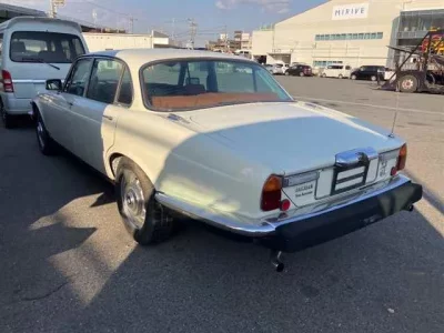 Jaguar XJ SERIES