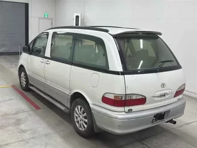 Toyota ESTIMA  с аукциона в Японии
