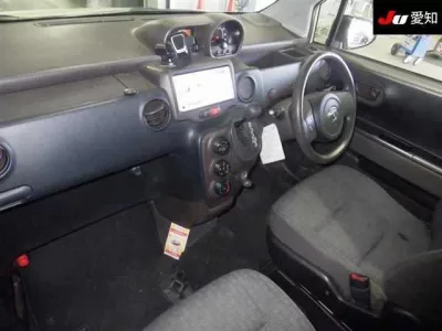 Toyota PORTE  с аукциона в Японии