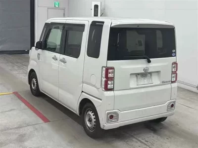 Daihatsu WAKE  с аукциона в Японии