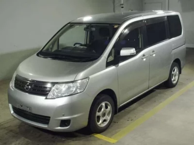 Nissan SERENA  с аукциона в Японии