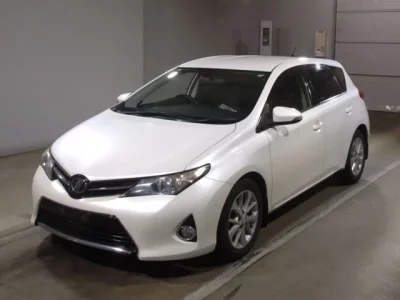 Toyota AURIS  с аукциона в Японии