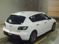 Mazda AXELA лот № 7056 оценка RA  с аукциона в Японии 1