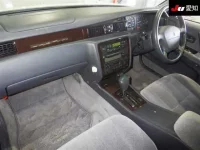 Toyota CROWN лот № 104 оценка 3.5  с аукциона в Японии 2