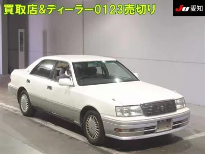 Toyota CROWN  с аукциона в Японии