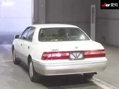 Toyota CROWN  с аукциона в Японии