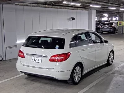 Mercedes-Benz B CLASS
