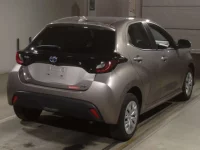 Toyota YARIS лот № 65 оценка R  с аукциона в Японии 1