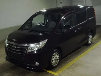 Toyota NOAH  с аукциона в Японии