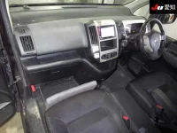 Nissan SERENA лот № 120 оценка 3.5  с аукциона в Японии 2