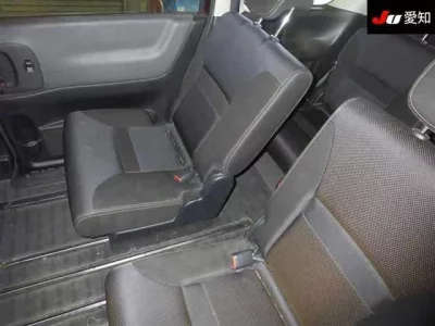 Nissan SERENA  с аукциона в Японии
