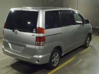 Toyota NOAH лот № 7066 оценка R  с аукциона в Японии 1