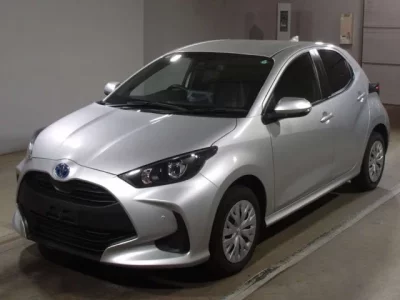 Toyota YARIS  с аукциона в Японии