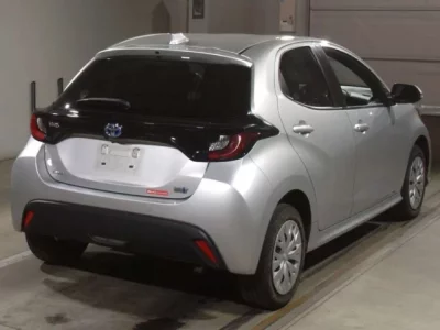 Toyota YARIS  с аукциона в Японии
