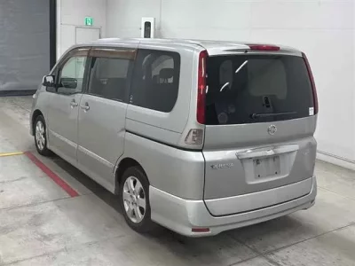 Nissan SERENA  с аукциона в Японии