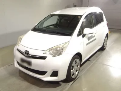 Toyota RACTIS  с аукциона в Японии