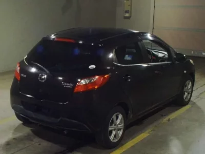 Mazda DEMIO  с аукциона в Японии