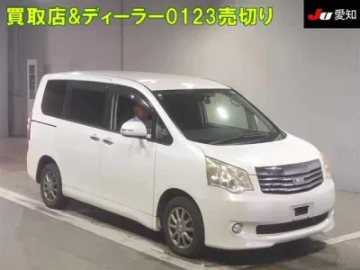 Toyota NOAH  с аукциона в Японии