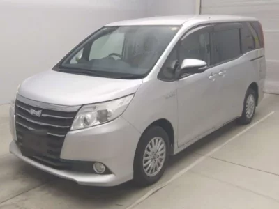 Toyota NOAH  с аукциона в Японии