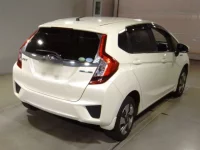 Honda FIT лот № 7085 оценка 3.5  с аукциона в Японии 1