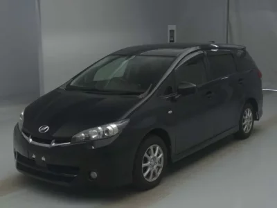 Toyota WISH  с аукциона в Японии