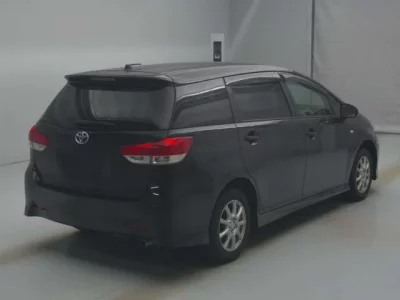 Toyota WISH  с аукциона в Японии