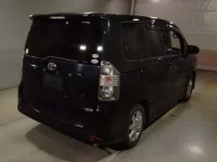 Toyota VOXY лот № 7098 оценка 3  с аукциона в Японии 1