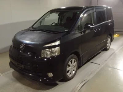 Toyota VOXY  с аукциона в Японии