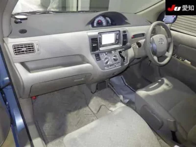 Toyota RAUM  с аукциона в Японии