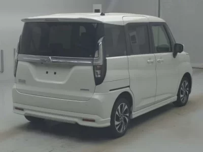 Mitsubishi DELICA D2  с аукциона в Японии