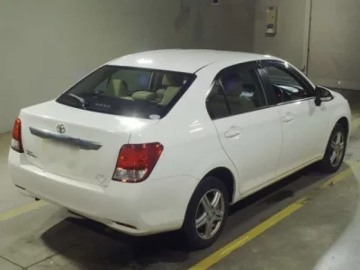 Toyota COROLLA AXIO  с аукциона в Японии