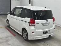 Toyota PORTE лот № 90138 оценка 4  с аукциона в Японии 1