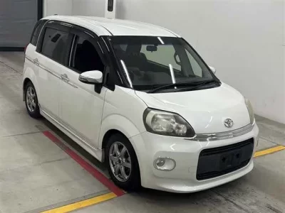 Toyota PORTE  с аукциона в Японии