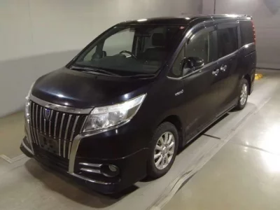 Toyota ESQUIRE  с аукциона в Японии