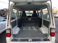 Mazda BONGO VAN лот № 90144 оценка R  с аукциона в Японии 8