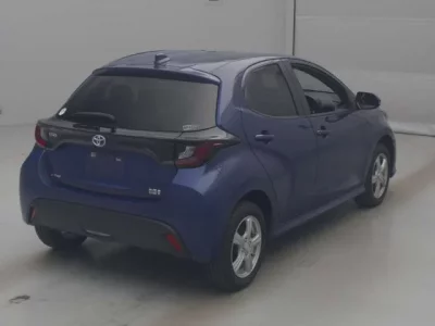 Toyota YARIS  с аукциона в Японии
