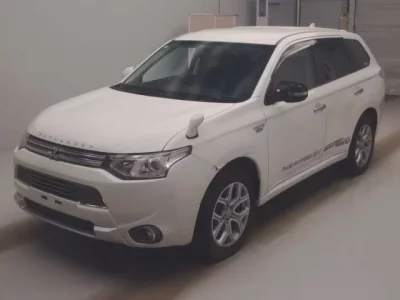 Mitsubishi OUTLANDER PHEV  с аукциона в Японии