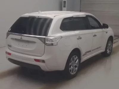 Mitsubishi OUTLANDER PHEV  с аукциона в Японии