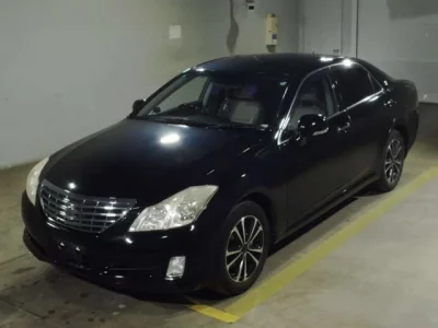 Toyota CROWN  с аукциона в Японии