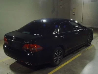 Toyota CROWN  с аукциона в Японии
