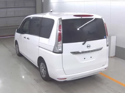 Nissan SERENA  с аукциона в Японии