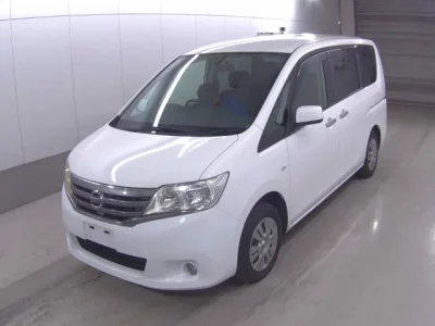 Nissan SERENA  с аукциона в Японии