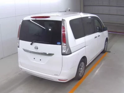 Nissan SERENA  с аукциона в Японии