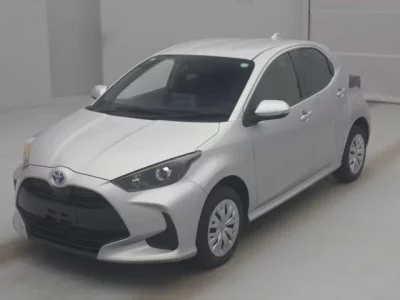 Toyota YARIS  с аукциона в Японии