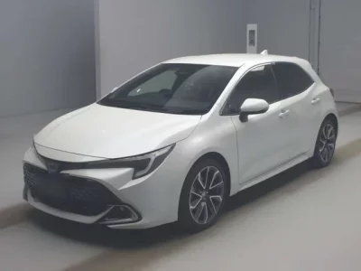 Toyota COROLLA SPORT  с аукциона в Японии