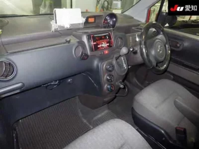 Toyota PORTE  с аукциона в Японии