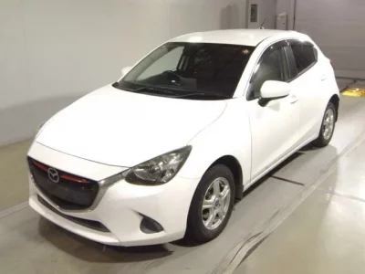 Mazda DEMIO  с аукциона в Японии