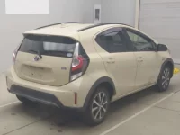 Toyota AQUA лот № 70128 оценка RA  с аукциона в Японии 1